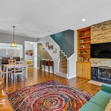 Image 3 - 3233 North Ravenswood Avenue, Chicago, IL 60613, USA - Townhouse for sale