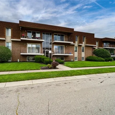 Image 2 - 1624 Mars Hill Drive, West Carrollton, OH 45449, USA - Condo for sale
