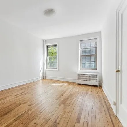 Image 7 - 1100 Grand Concourse, New York, NY 10456, USA - Apartment for sale
