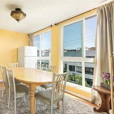 Image 8 - 8399 Willoughby Avenue, West Hollywood, CA 90069, USA - Condo for sale