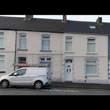 Rent this 6 bed townhouse on St Thomas Lofts in Kilvey Terrace, Swansea