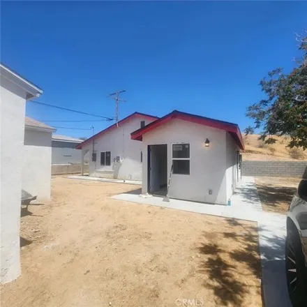 Image 2 - 16684 Forrest Ave, Victorville, California, 92395 - House for sale