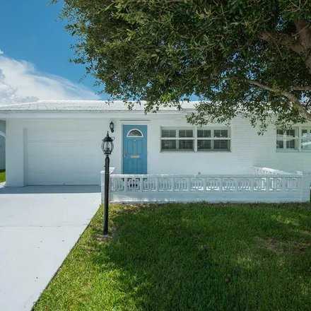 Buy this 2 bed house on 1003 Siesta Avenue in Boynton Beach, FL 33426