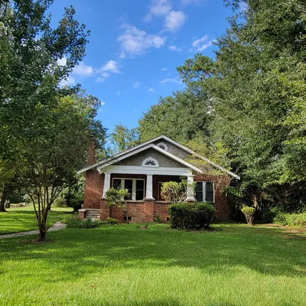 Buy this 3 bed house on 204 West 7th Street in Hattiesburg, MS 39401