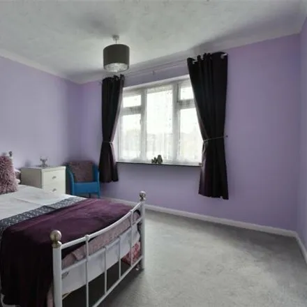 Image 6 - Woodside, Newbury, RG14 6HL, United Kingdom - Duplex for sale