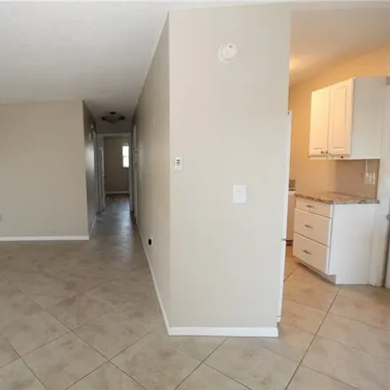 Image 5 - 1007 Burbank Court, Sun City Center, Hillsborough County, FL 33573, USA - House for rent