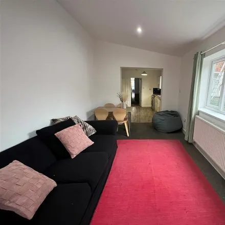 Rent this 5 bed room on The New Adelphi Club in De Grey Street, Hull