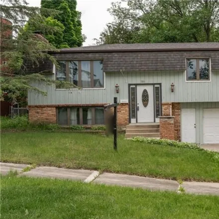 Buy this 4 bed house on 3003 6th Ave NW in Rochester, Minnesota