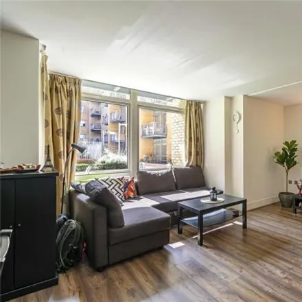 Image 3 - Lowry House, Cassilis Road, Millwall, London, E14 9LL, United Kingdom - Apartment for sale