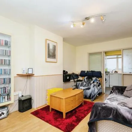 Image 3 - Windmill Rise, Tadcaster, LS24 9HR, United Kingdom - Apartment for sale