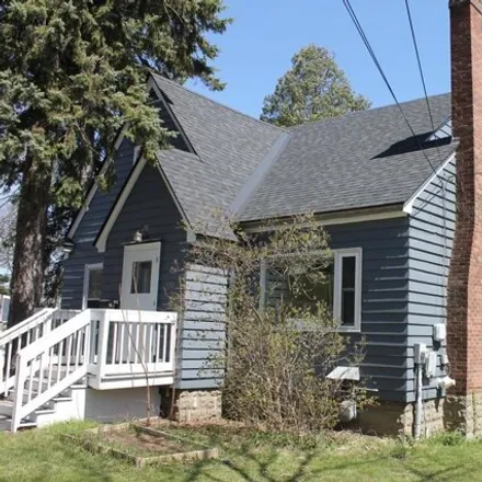 Buy this 5 bed house on 130 East Avenue in Burlington, VT 05404