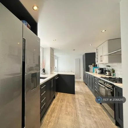 Image 4 - 175 Crownfield Road, London, E15 2AS, United Kingdom - House for rent