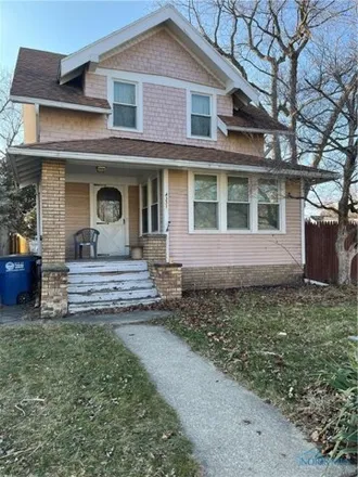 Buy this 4 bed house on 1199 McDonald Street in Toledo, OH 43612