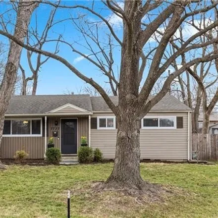 Buy this 3 bed house on 7737 Birch Street in Prairie Village, KS 66208