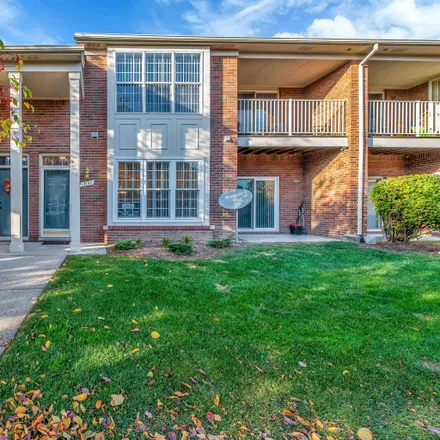 Buy this 2 bed condo on 13166 Heazelnut Drive in Sterling Heights, MI 48313