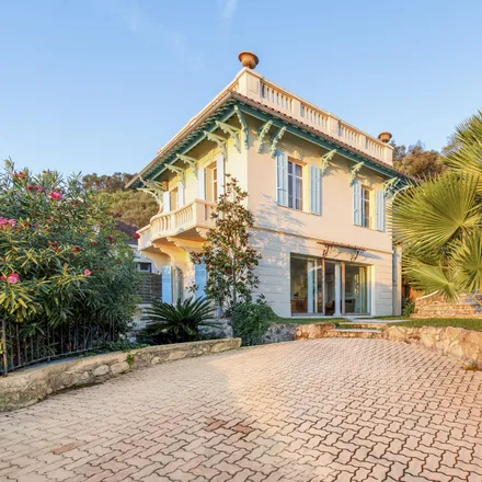 Image 2 - Villa Avate, 13 Allée des Eucalyptus, 06590 Théoule-sur-Mer, France - House for rent