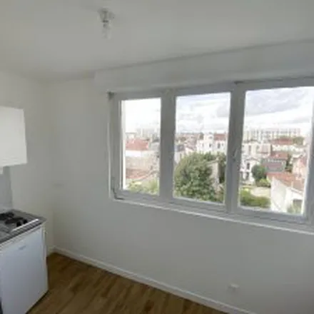 Rent this 1 bed apartment on Maisons-Alfort in Val-de-Marne, France