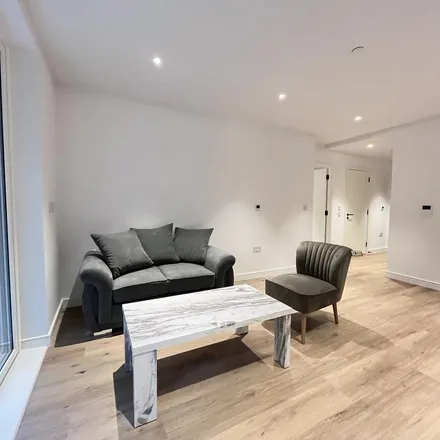Rent this 1 bed apartment on Iris House in Cedrus Avenue, London