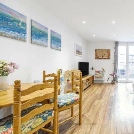 Buy this 2 bed apartment on Rosenberg Road in London, W3 8FW