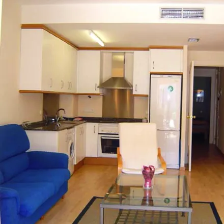 Image 7 - Carrer d'Alcolea, 99, 08014 Barcelona, Spain - Apartment for rent