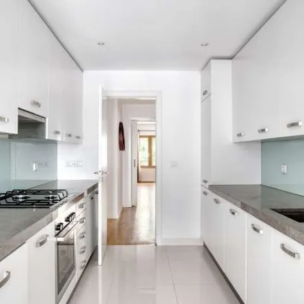 Rent this 2 bed apartment on Peróla do Parque in Rua Sampaio e Pina 13, 1070-241 Lisbon