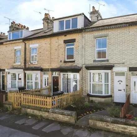 Buy this 3 bed townhouse on Chatsworth Place in Harrogate, HG1 5HR