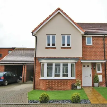Buy this 3 bed duplex on Potter Crescent in Wokingham, RG41 1AN