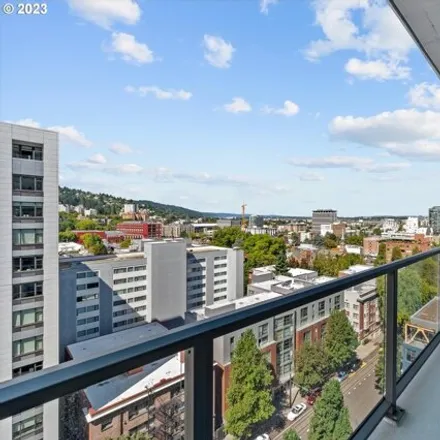 Buy this 1 bed condo on Eliot Tower in 1221 Southwest 10th Avenue, Portland