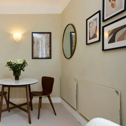 Image 3 - 5 Manor Gardens, London, N7 6JS, United Kingdom - Apartment for rent