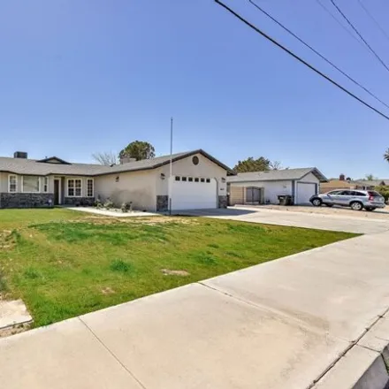 Image 2 - 1132 West Las Flores Avenue, Ridgecrest, CA 93555, USA - House for sale