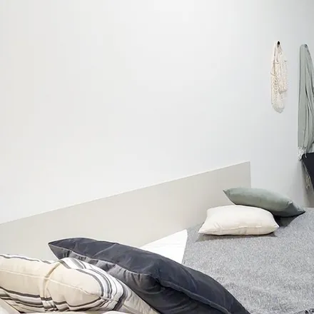 Rent this 2 bed room on Carrer del Literat Gabriel Miró in 40, 46008 Valencia