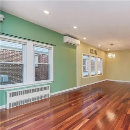 Image 5 - 151 81st Street, New York, NY 11209, USA - House for sale