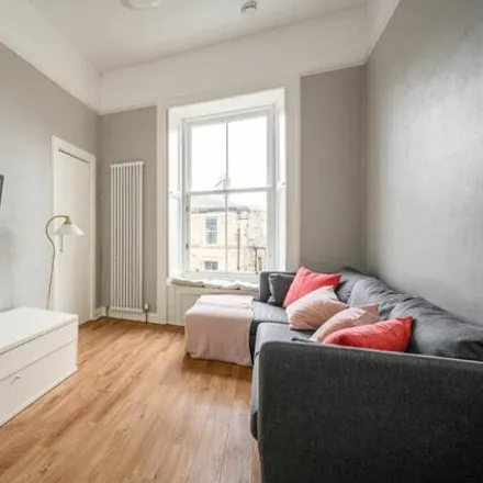 Image 3 - 32 Lutton Place, City of Edinburgh, EH8 9PD, United Kingdom - Apartment for sale