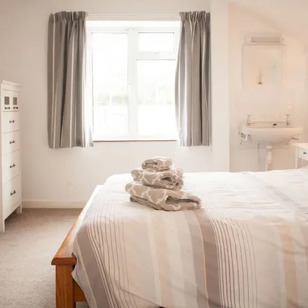 Image 3 - Lyme Regis, DT7 3PP, United Kingdom - Apartment for rent