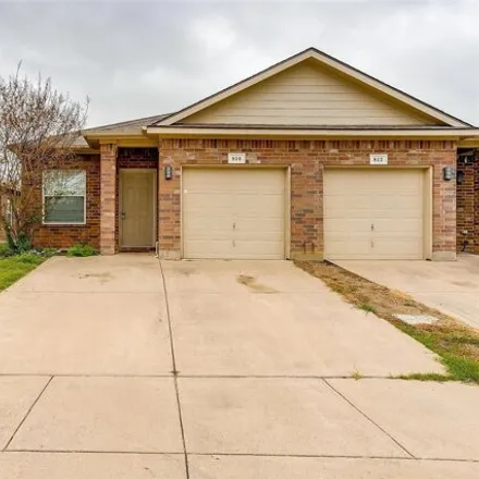 Rent this 3 bed house on 814 Walnut Street in Burleson, TX 76028