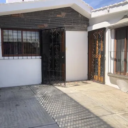 Rent this 4 bed house on Oxxo in Avenida Batallones de Zacapoaxtla, Centro Histórico de Puebla