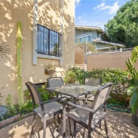Image 2 - 6413 Dix Street, Los Angeles, CA 90068, USA - Townhouse for sale