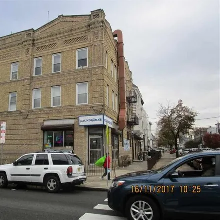 Rent this 1 bed house on Nute Juice in 457 Baldwin Avenue, Jersey City