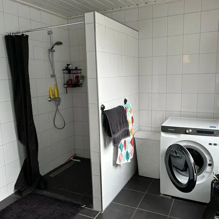 Rent this 3 bed apartment on Uitslagsweg 20 in 7556 LR Hengelo, Netherlands