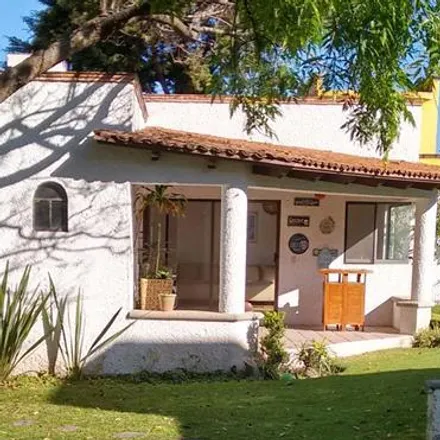 Buy this 8 bed house on Circuito UNAM in Delegaciön Santa Rosa Jáuregui, 76100 Juriquilla