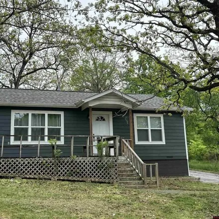 Buy this 3 bed house on 623 North Estes Avenue in Yellville, Marion County