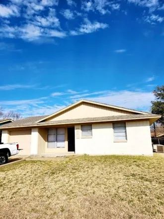 Rent this 3 bed house on 661 East Celeste Drive in Garland, TX 75041