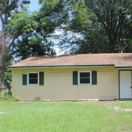 Buy this 3 bed house on 876 Crestwood Terrace in Warner Robins, GA 31088