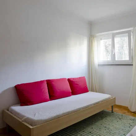 Rent this 3 bed room on Rua Professor Hernâni Cidade in 1600-641 Lisbon, Portugal