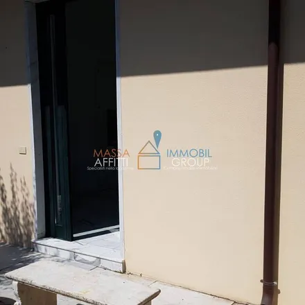 Image 1 - Scuola primaria - Anna Maria Menconi, Via Werter Muttini, 54033 Carrara MS, Italy - Apartment for rent