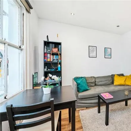 Image 5 - Landor Road, Stockwell Park, London, SW9 9JA, United Kingdom - Apartment for sale