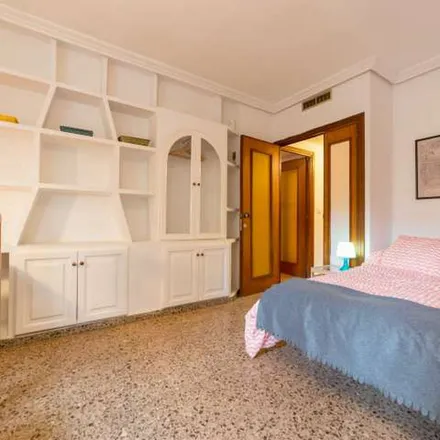 Image 4 - Carrer de Ruben Darío, 14, 46021 Valencia, Spain - Apartment for rent