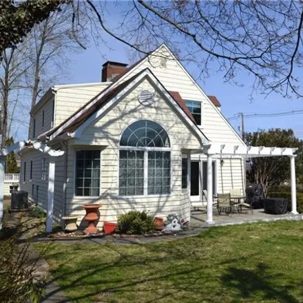 Rent this 3 bed house on 144 Piermont Avenue in Village of Grand View-on-Hudson, Village of Nyack