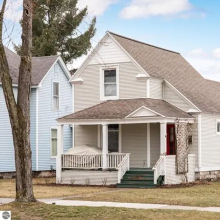 Buy this 3 bed house on West Ninth Street in Traverse City, MI 49684