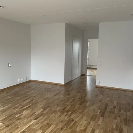 Rent this 3 bed apartment on Snorkelgatan in 216 25 Malmo, Sweden